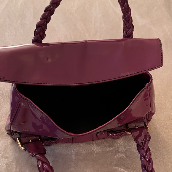 Valentino Garavani Histoire Patent leather large in Plum (purple) shoulder bag - Picture 7 of 16